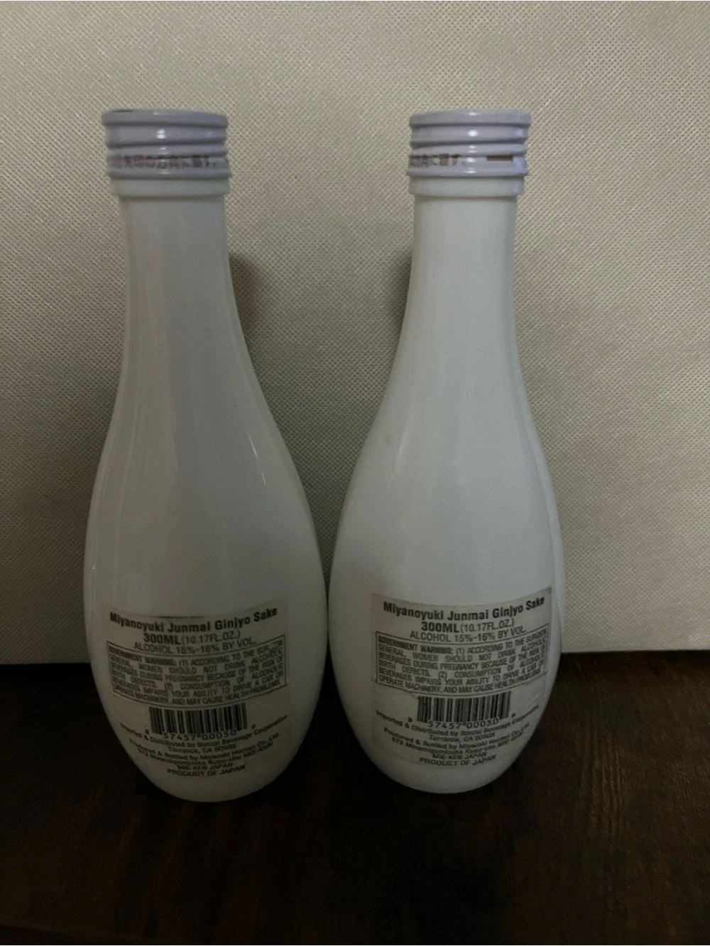 White Porcelain Japanese Geisha Decorative Bottles - Set of 2